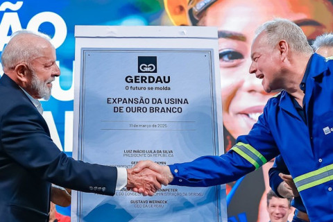 Defesa da indústria brasileira do aço é destaque em evento em Minas Cerimônia contou com a participação de Lula, Alckmin e ministros