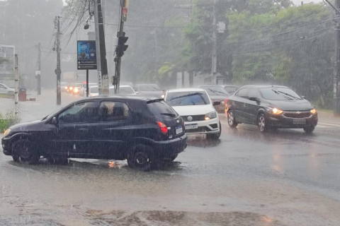 Em 12 horas, chove no Recife acima do previsto para todo o mês de janeiro